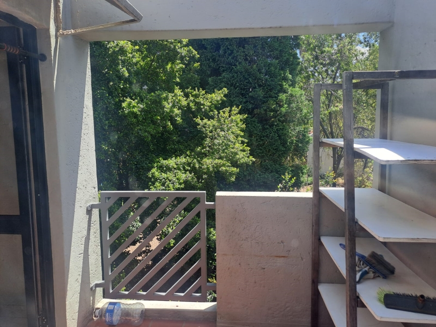 To Let 1 Bedroom Property for Rent in Benmore Gardens Gauteng