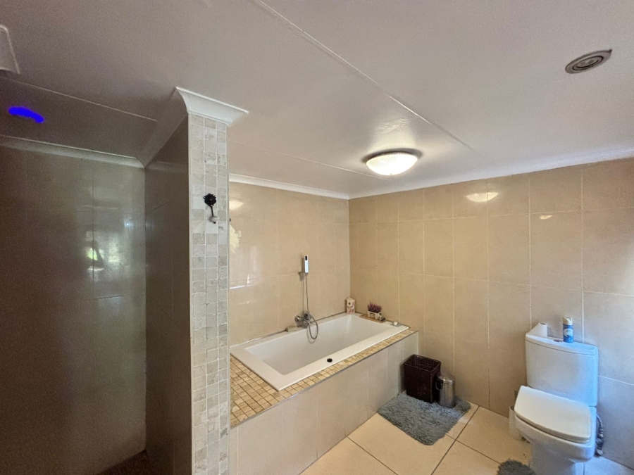 5 Bedroom Property for Sale in Vanderbijlpark SW Gauteng