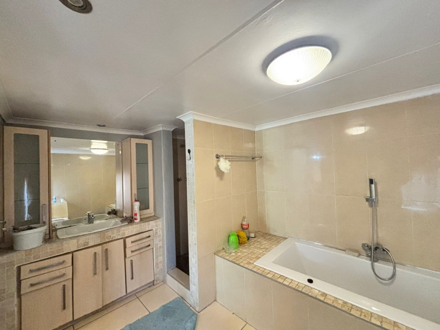 5 Bedroom Property for Sale in Vanderbijlpark SW Gauteng