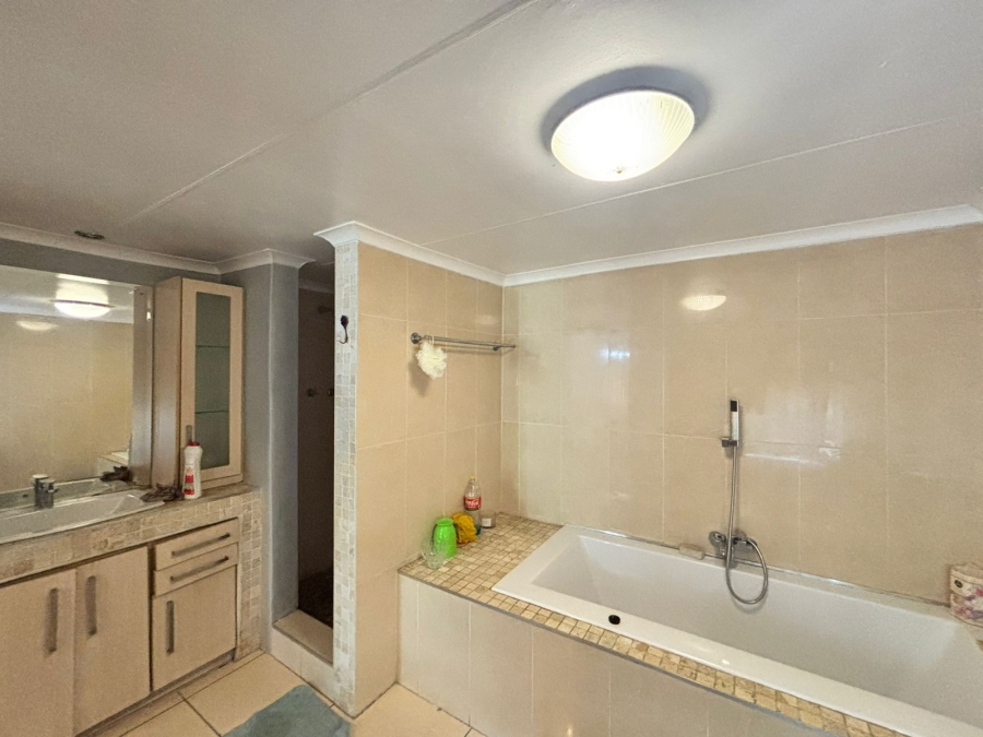 5 Bedroom Property for Sale in Vanderbijlpark SW Gauteng