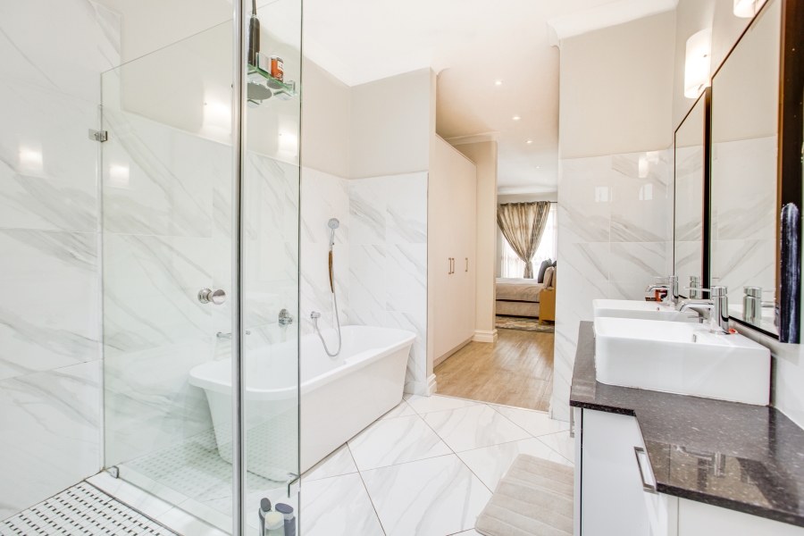 2 Bedroom Property for Sale in Bryanston Gauteng