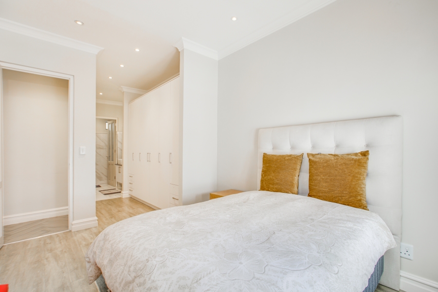 2 Bedroom Property for Sale in Bryanston Gauteng