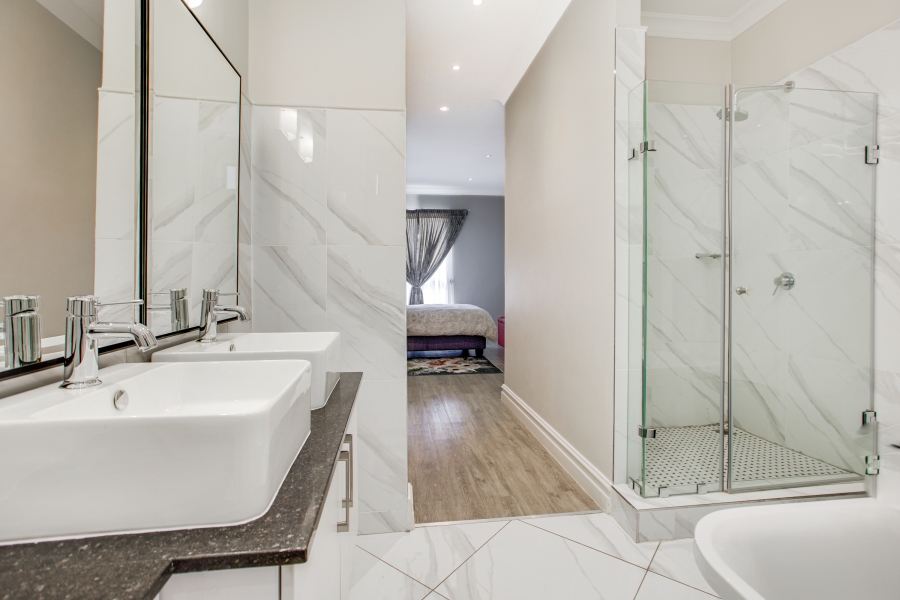 2 Bedroom Property for Sale in Bryanston Gauteng