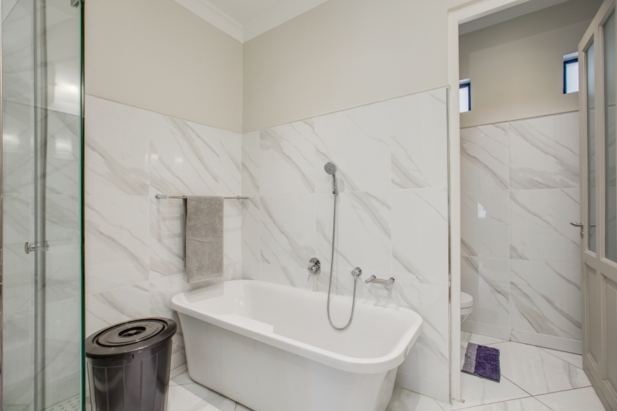 2 Bedroom Property for Sale in Bryanston Gauteng