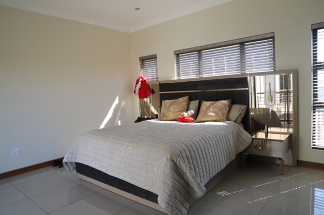 6 Bedroom Property for Sale in Amandasig Gauteng