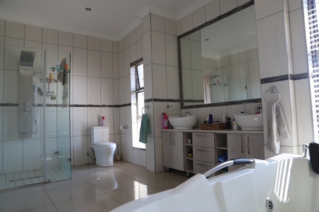 6 Bedroom Property for Sale in Amandasig Gauteng