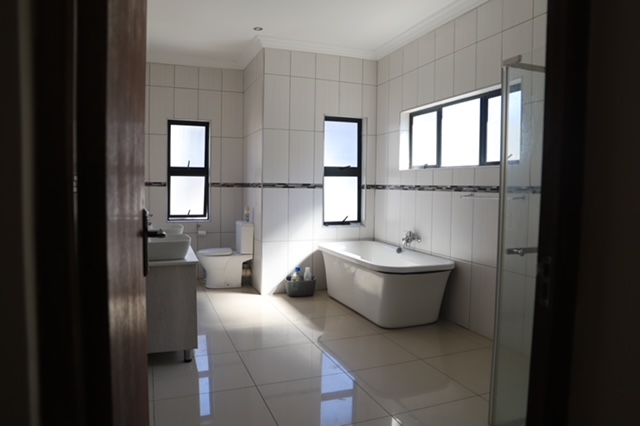 6 Bedroom Property for Sale in Amandasig Gauteng