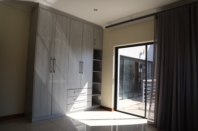 6 Bedroom Property for Sale in Amandasig Gauteng