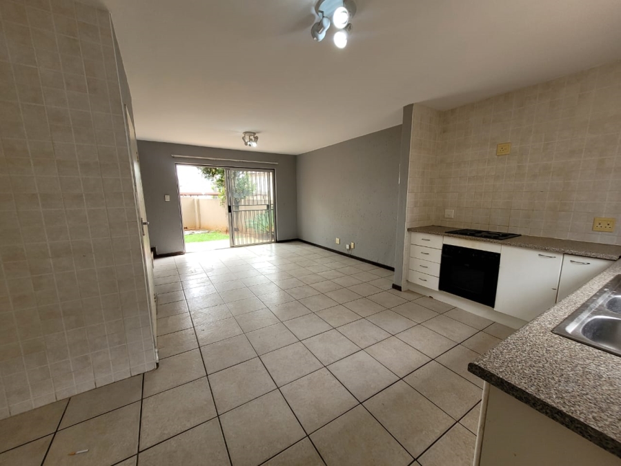 2 Bedroom Property for Sale in Noordheuwel Gauteng
