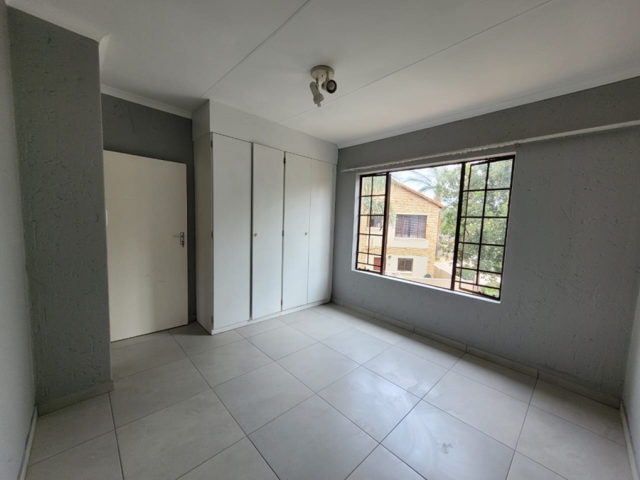2 Bedroom Property for Sale in Noordheuwel Gauteng