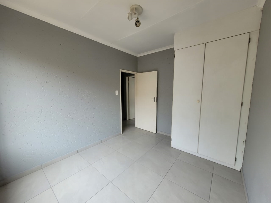 2 Bedroom Property for Sale in Noordheuwel Gauteng
