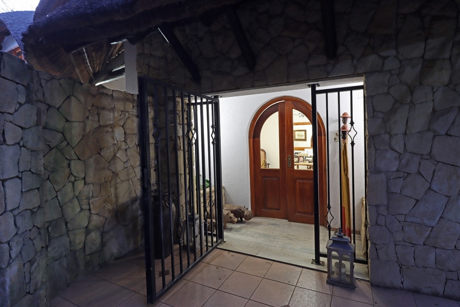 7 Bedroom Property for Sale in Bryanston Gauteng