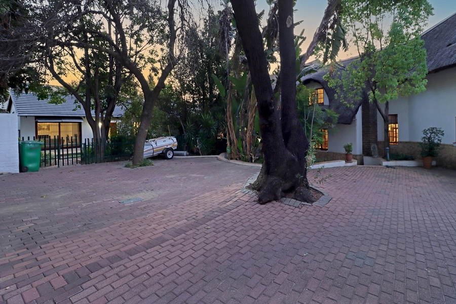 7 Bedroom Property for Sale in Bryanston Gauteng