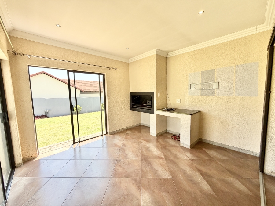 3 Bedroom Property for Sale in Rua Vista Gauteng