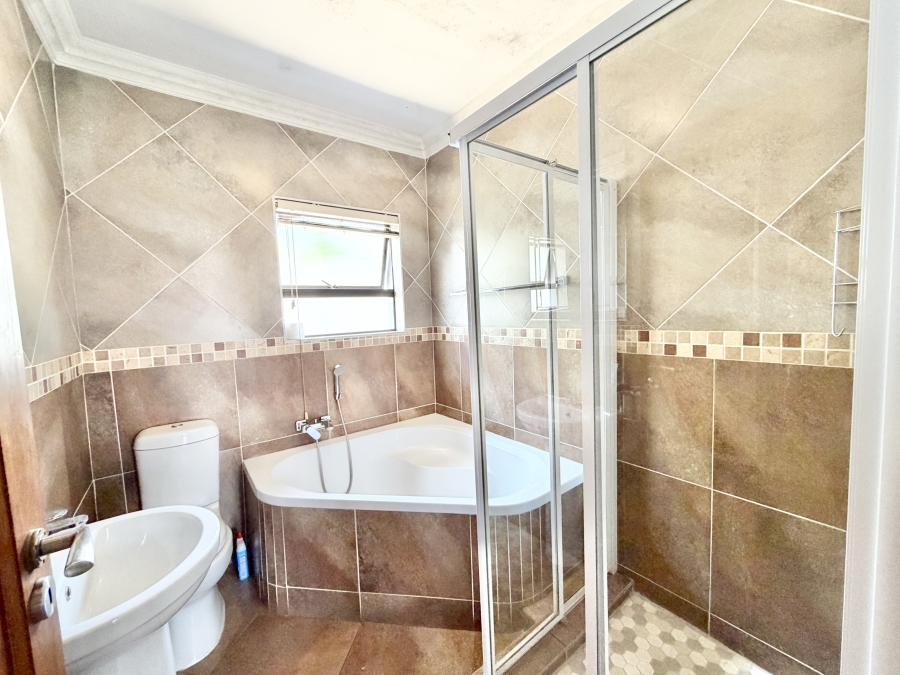 3 Bedroom Property for Sale in Rua Vista Gauteng