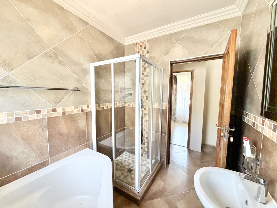 3 Bedroom Property for Sale in Rua Vista Gauteng