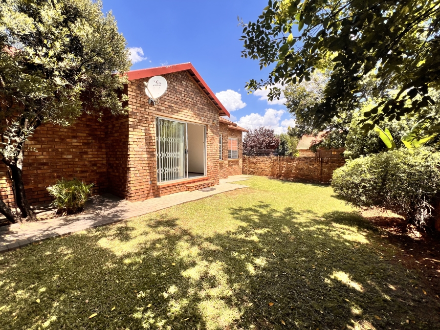 To Let 2 Bedroom Property for Rent in Kyalami Hills Gauteng
