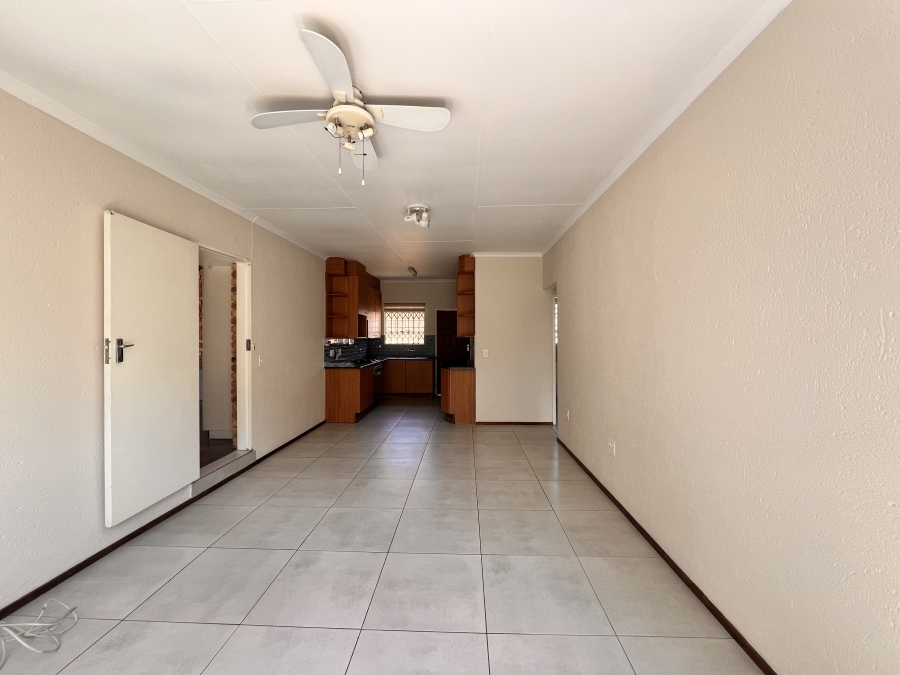 To Let 2 Bedroom Property for Rent in Kyalami Hills Gauteng
