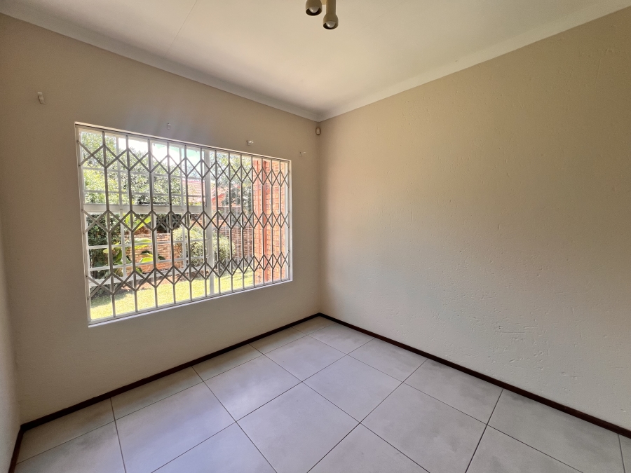 To Let 2 Bedroom Property for Rent in Kyalami Hills Gauteng