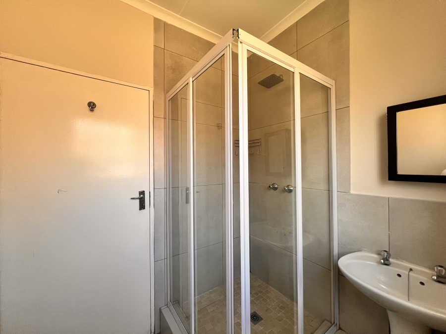 To Let 2 Bedroom Property for Rent in Kyalami Hills Gauteng