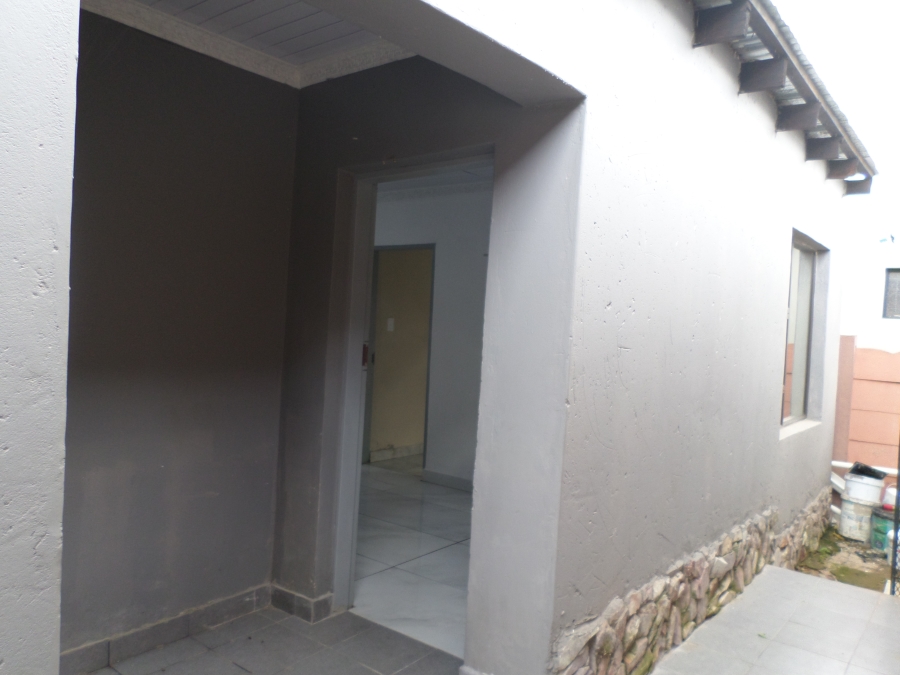 To Let 1 Bedroom Property for Rent in Coronationville Gauteng