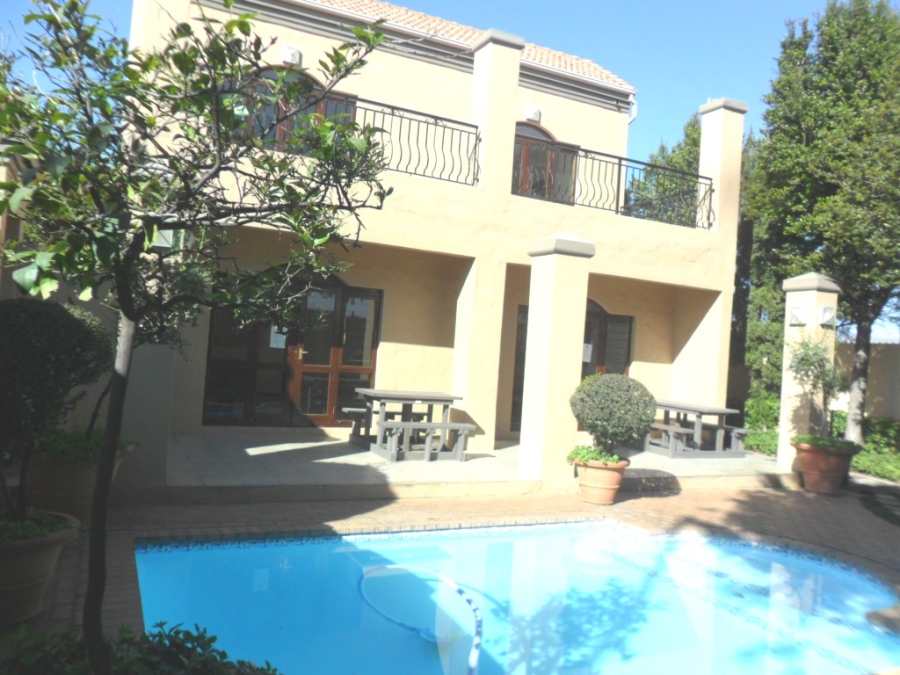 1 Bedroom Property for Sale in Lonehill Gauteng