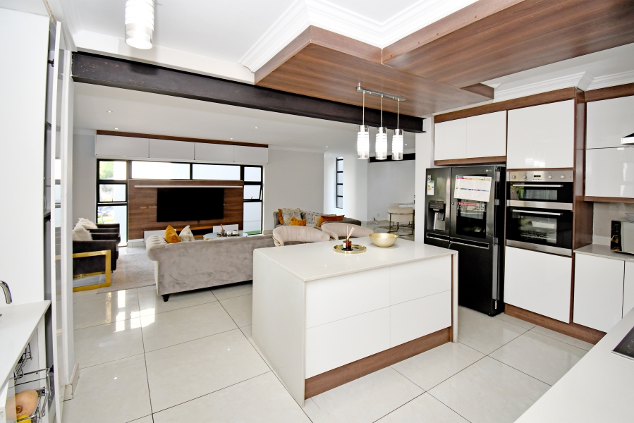 4 Bedroom Property for Sale in Copperleaf Estate Gauteng