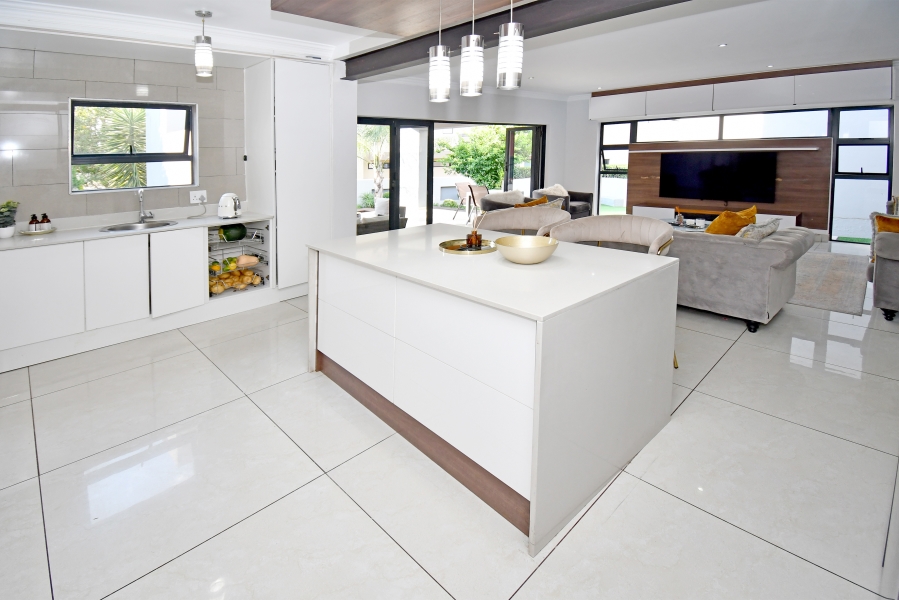 4 Bedroom Property for Sale in Copperleaf Estate Gauteng