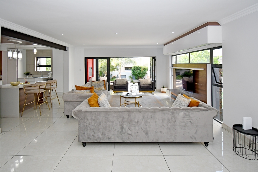 4 Bedroom Property for Sale in Copperleaf Estate Gauteng