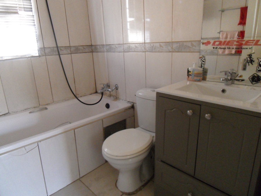 3 Bedroom Property for Sale in Kew Gauteng