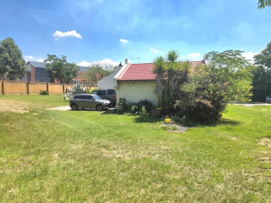 4 Bedroom Property for Sale in Glen Austin Gauteng