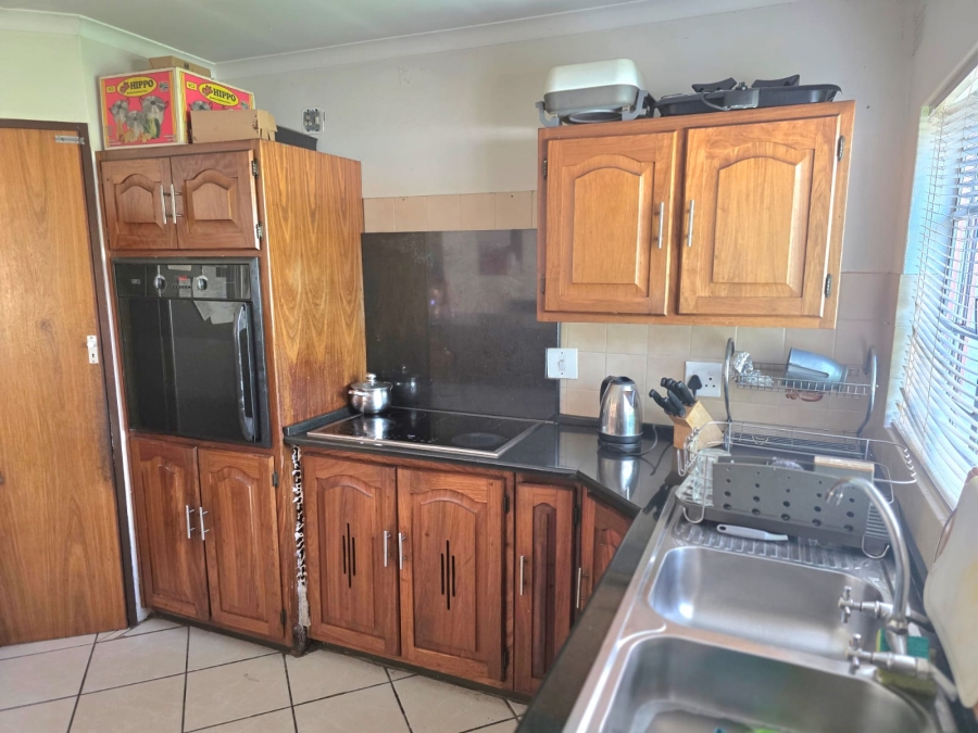4 Bedroom Property for Sale in Glen Austin Gauteng
