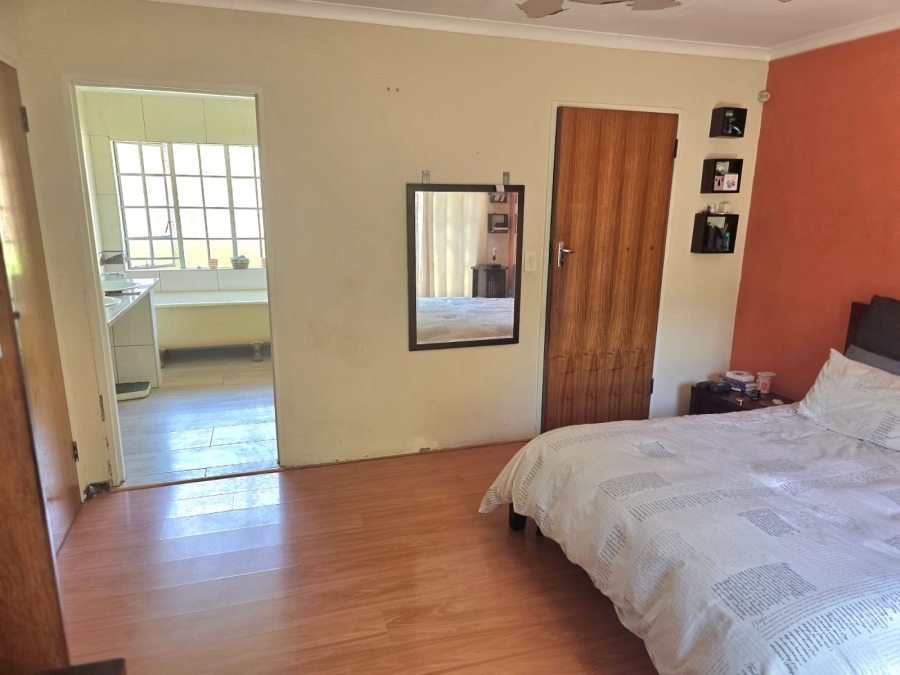 4 Bedroom Property for Sale in Glen Austin Gauteng