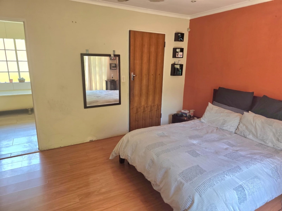 4 Bedroom Property for Sale in Glen Austin Gauteng