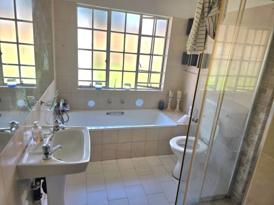 4 Bedroom Property for Sale in Glen Austin Gauteng