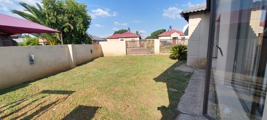 3 Bedroom Property for Sale in Rosslyn Gauteng