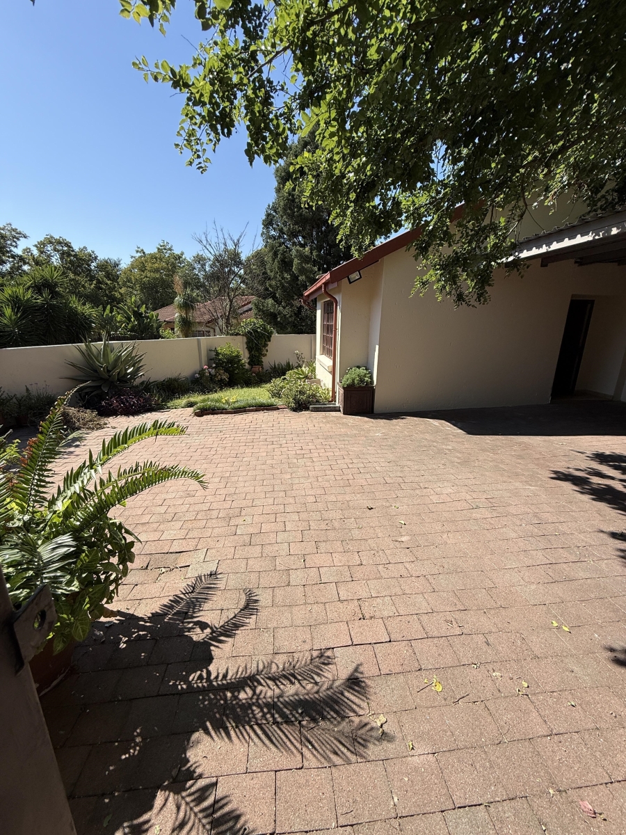 2 Bedroom Property for Sale in Garsfontein Gauteng
