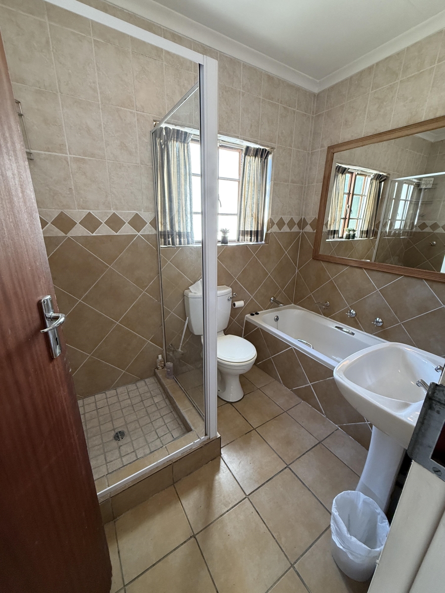 2 Bedroom Property for Sale in Garsfontein Gauteng