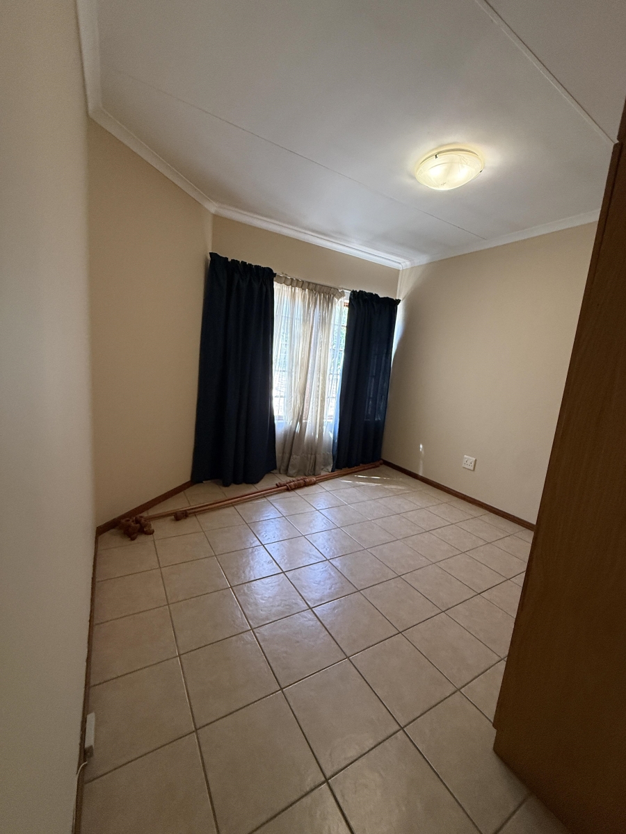 2 Bedroom Property for Sale in Garsfontein Gauteng