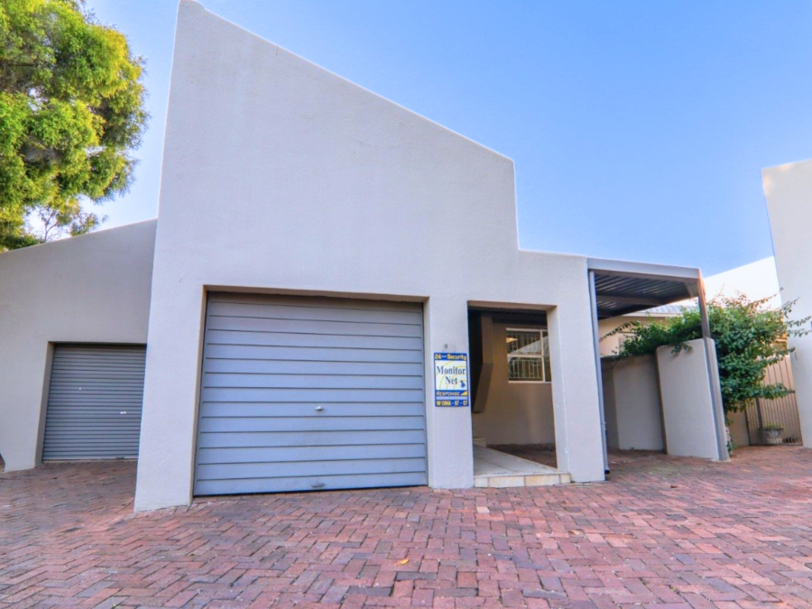 3 Bedroom Property for Sale in Die Hoewes Gauteng