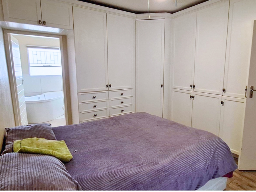 3 Bedroom Property for Sale in Die Hoewes Gauteng