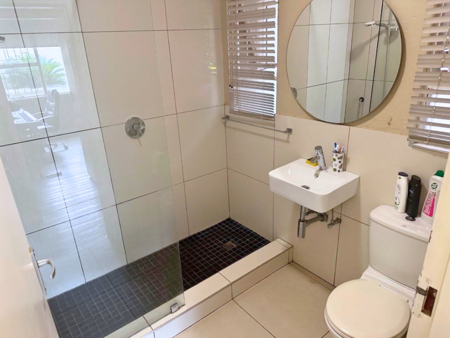 3 Bedroom Property for Sale in Die Hoewes Gauteng