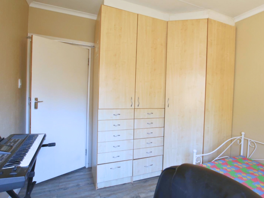 3 Bedroom Property for Sale in Die Hoewes Gauteng
