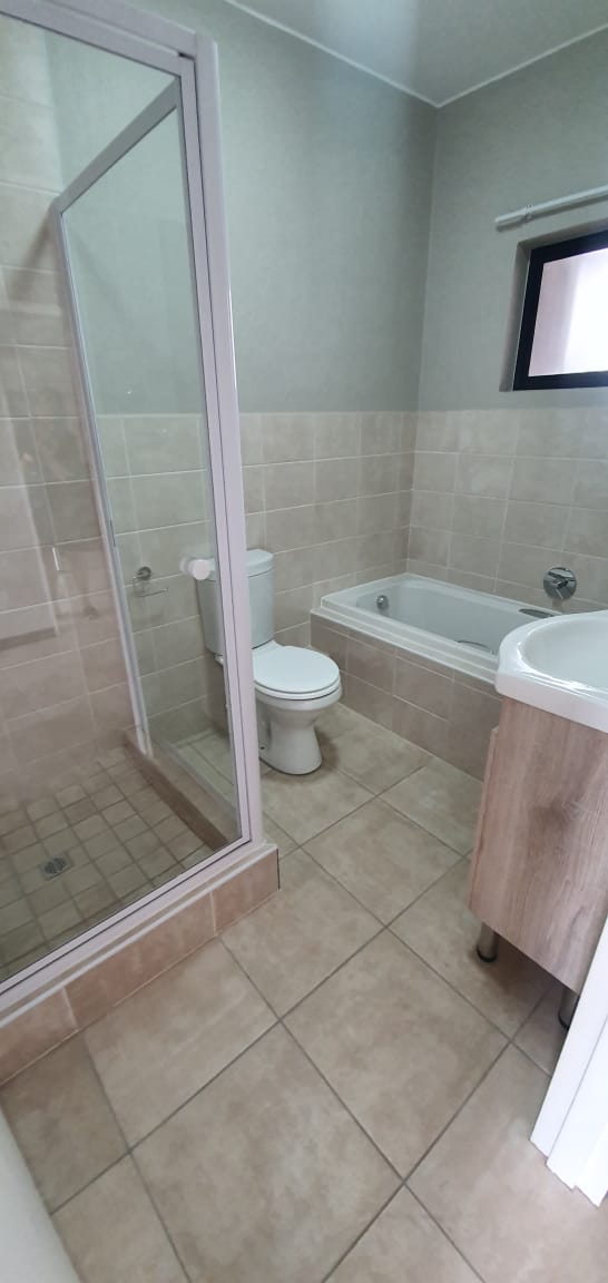 2 Bedroom Property for Sale in Barbeque Downs Gauteng