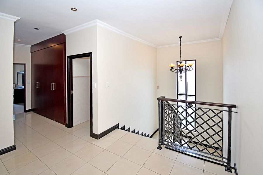 To Let 4 Bedroom Property for Rent in Craigavon Gauteng
