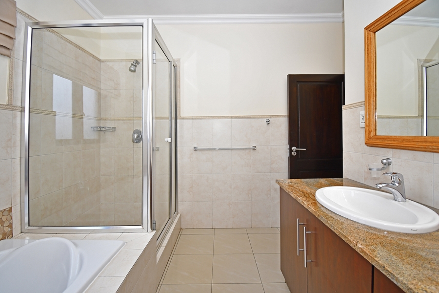 To Let 4 Bedroom Property for Rent in Craigavon Gauteng