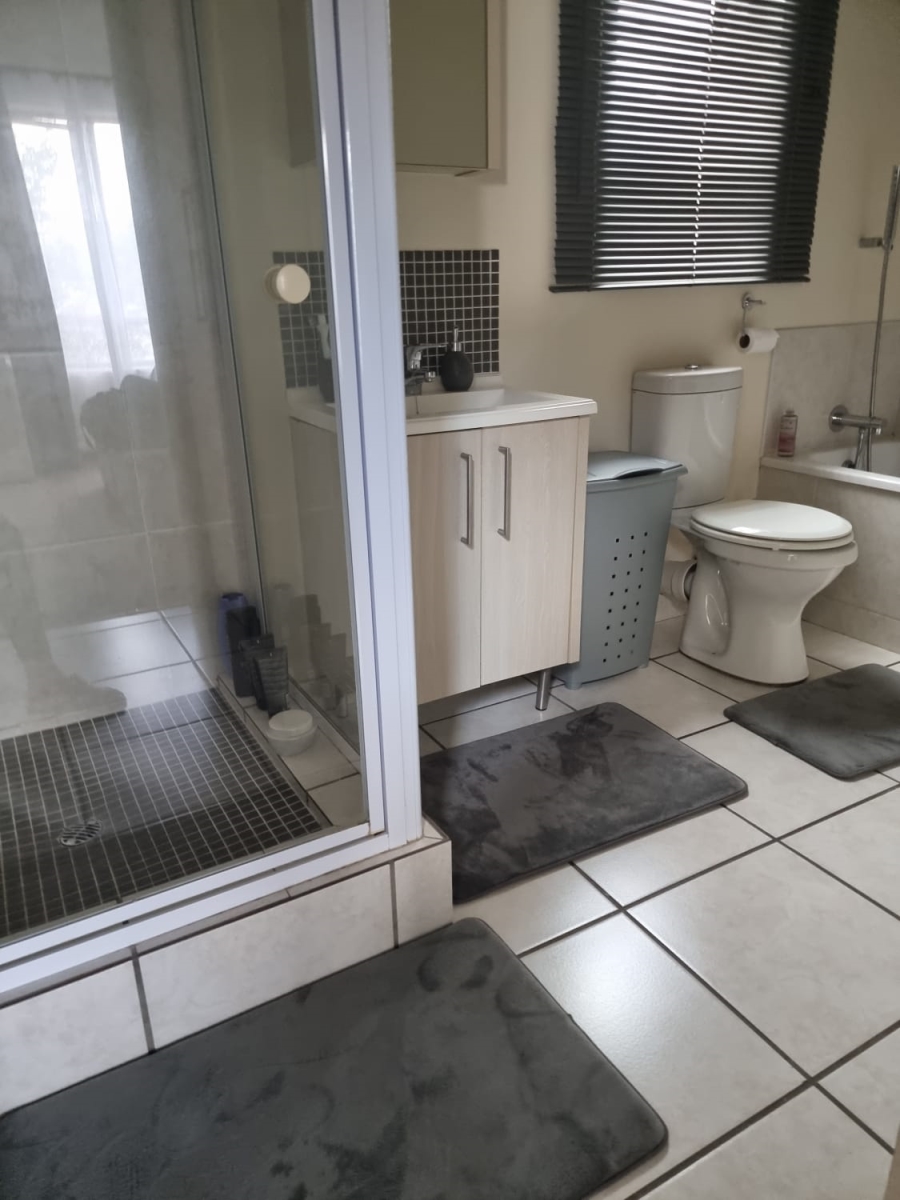To Let 1 Bedroom Property for Rent in Broadacres Gauteng