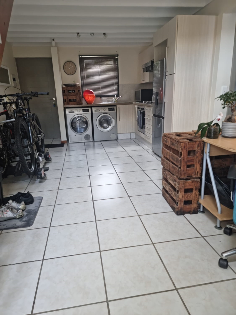 To Let 1 Bedroom Property for Rent in Broadacres Gauteng