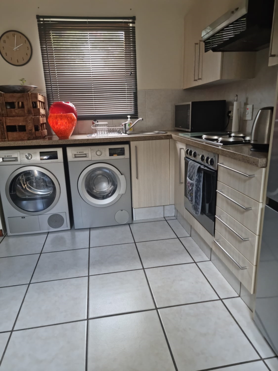 To Let 1 Bedroom Property for Rent in Broadacres Gauteng