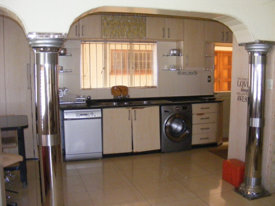 8 Bedroom Property for Sale in Lenasia South Gauteng